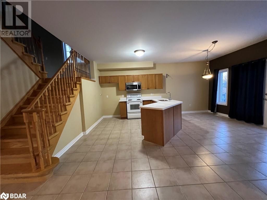 114 Raymond Crescent Unit# Upper, Barrie, Ontario  L4N 0X7 - Photo 4 - 40608262