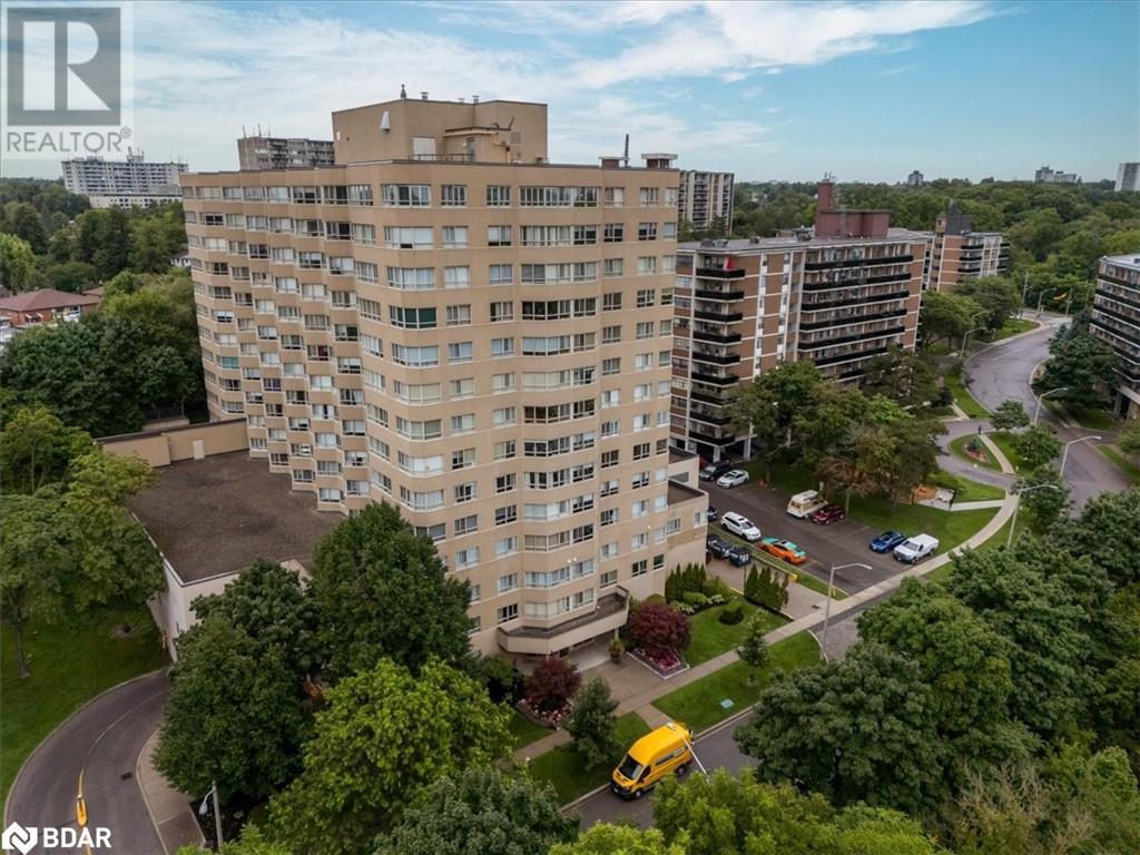 4 Park Vista Unit# 410, East York, Ontario  M4B 3M8 - Photo 1 - 40630343