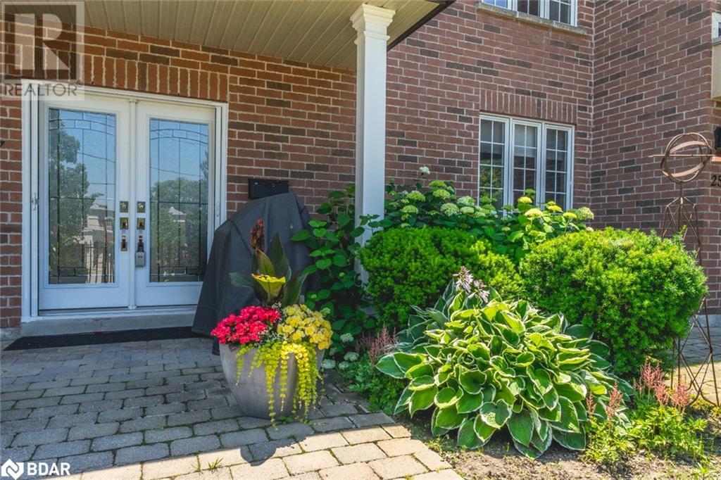 27 White Oaks Road, Barrie, Ontario  L4N 5A2 - Photo 4 - 40651477