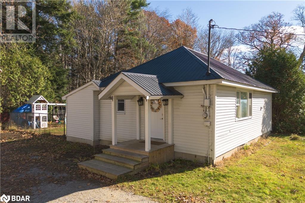 3123 Goldstein Road, Washago, Ontario  L0K 2B0 - Photo 3 - 40674474