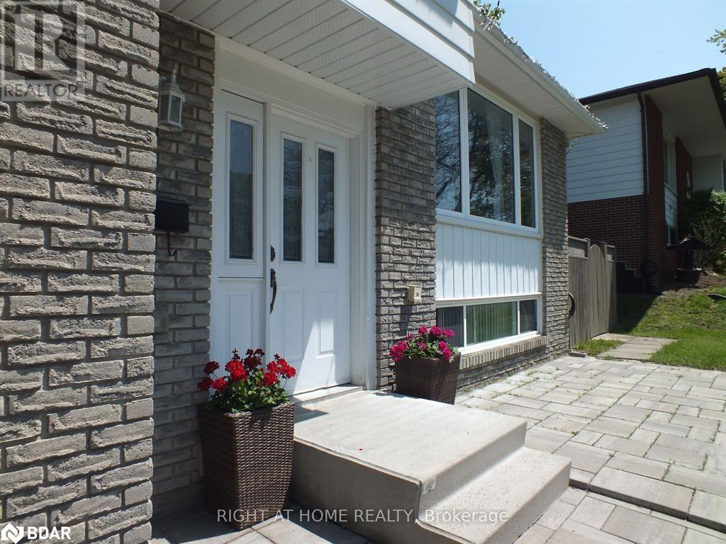 72 Jane Crescent, Barrie, Ontario  L4N 3T8 - Photo 2 - 40663402