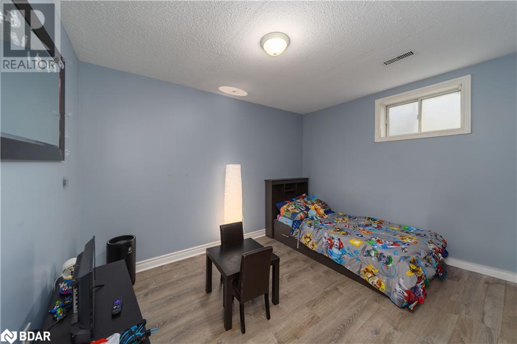 323 Johnson Street Unit# Bsmt, Barrie, Ontario  L4M 7A2 - Photo 10 - 40675174